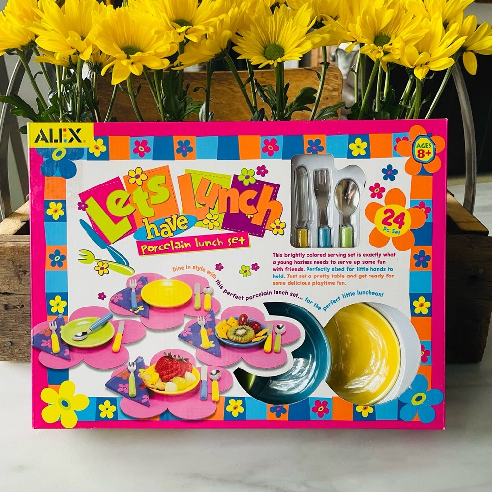 Alex•NIB•24-Piece Porcelain Set•4~Plates, Placemats, Napkins, and Cutlery Sets🌼